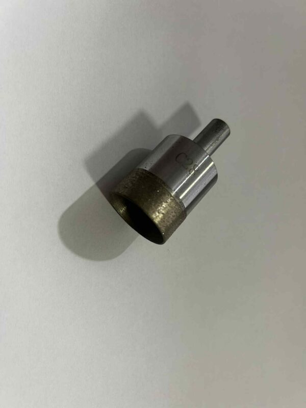 3e6804be-c30a-49e9-8f03-afe508898003.jpeg Diamantová korunka Ø28 mm pre výrez vešiaka